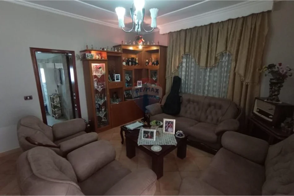 Tirane, shitet shtepi , 205 m² 300.000 € 