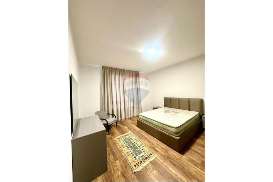 Tirane, jepet me qera 2+1 , 120 m² 850 € (selvia)