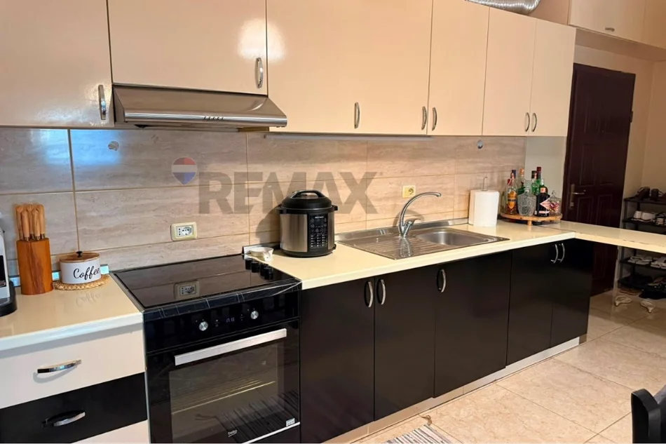 Tirane, jepet me qera apartament Kati 7, 70 m² 680 € 