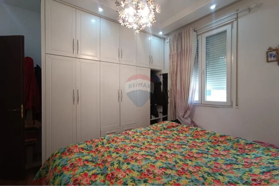 shitet apartament 2+1+Ballkon , 106 m² 220.000 € (5 maj)