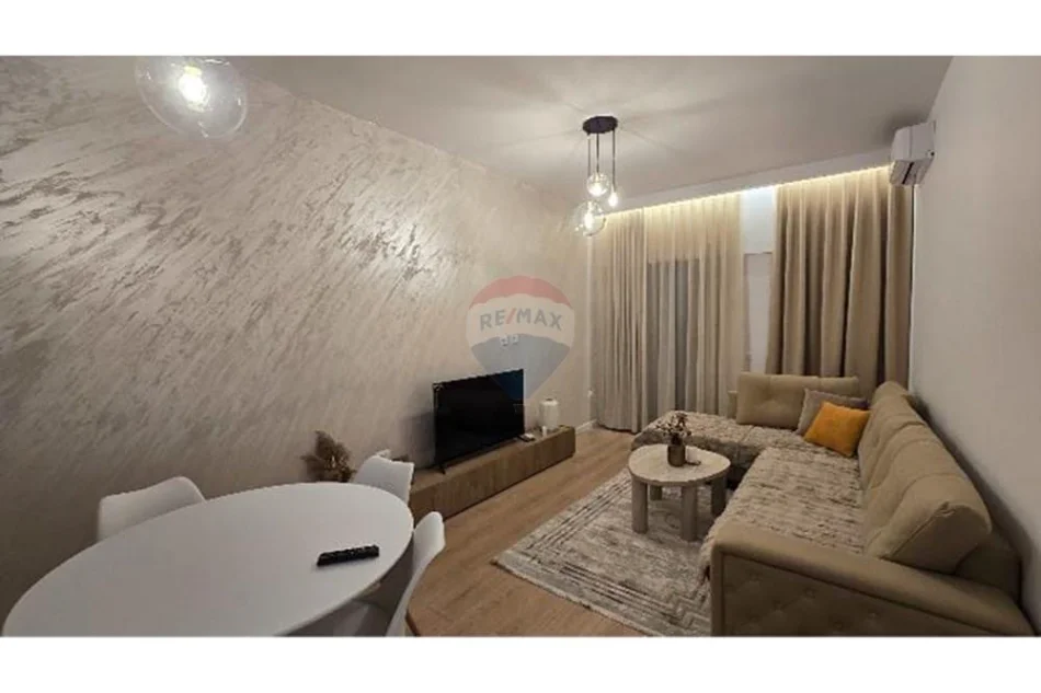 Tirane, jepet me qera apartament , 105 m² 1.500 € 