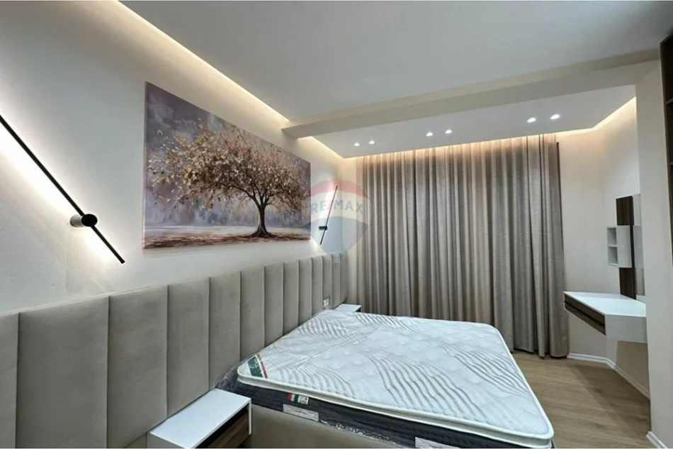 Tirane, jepet me qera apartament 2+1 , 104 m² 1.800 € (Mine Peza, ne pallat te ri.)