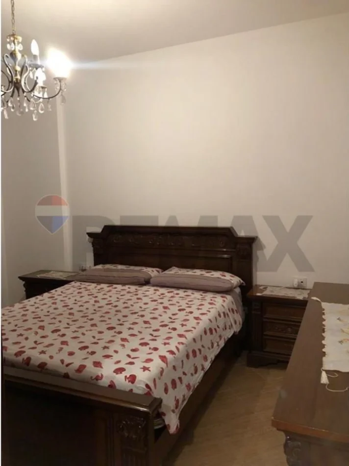 Vlore - Lungomare, jepet me qera apartament 3+1+Ballkon Kati 4, 120 m² 700 € (Rruga Reshat Osmani, Vlore)