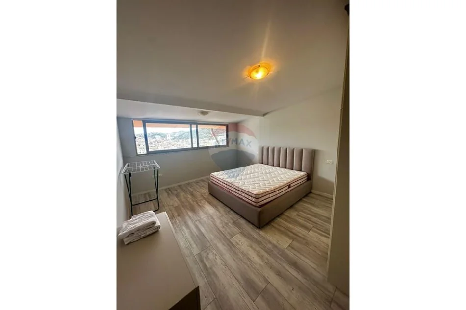 Vlore - Lungomare, shitet apartament 1+1 Kati 7, 58 m² 95.000 € (Lungomare, Vlorë)