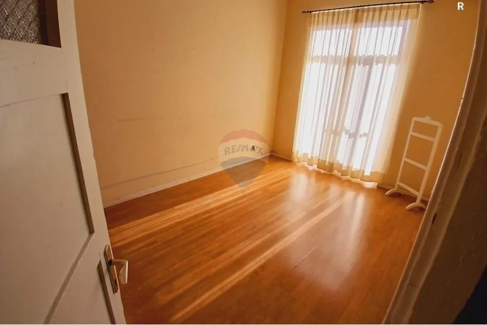 Tirane, jepet me qera apartament 2+1 , 80 m² 600 € (bllok)
