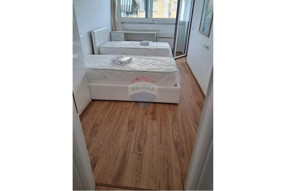 Tirane, jepet me qera apartament 2+1+Ballkon , 70 m² 1.100 € 
