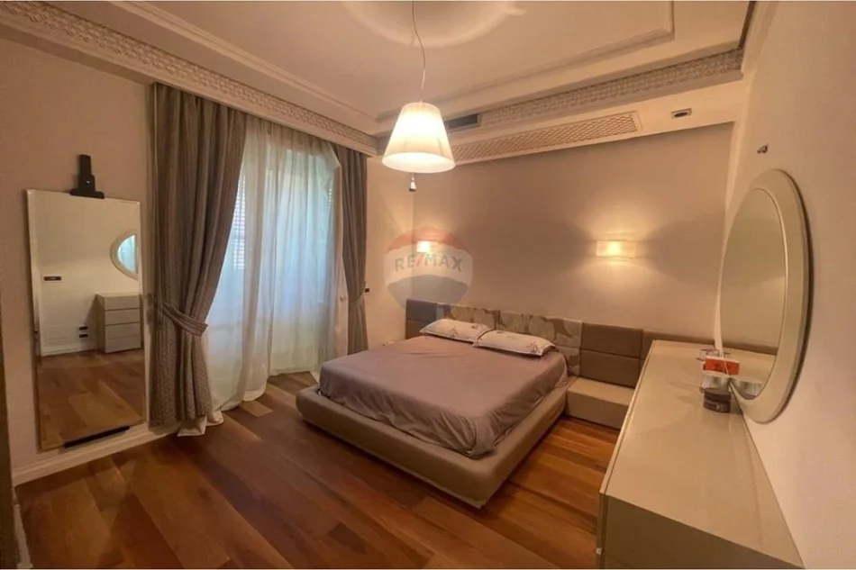 Tirane, jepet me qera apartament 2+1+Ballkon Kati 2, 75 m² 700 € (Ruga qemal stafa)
