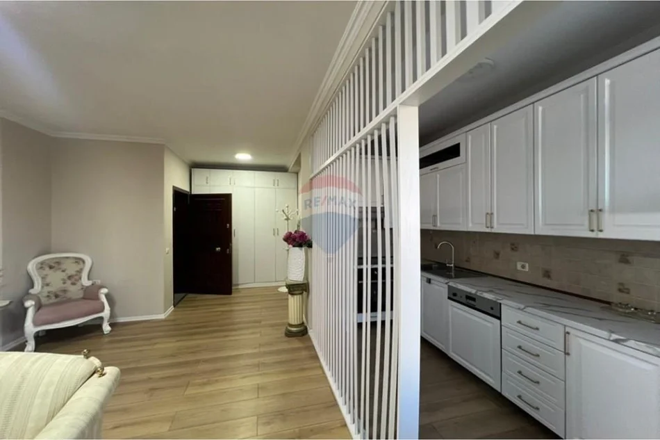 Tirane, jepet me qera apartament 2+1 Kati 2, 108 €