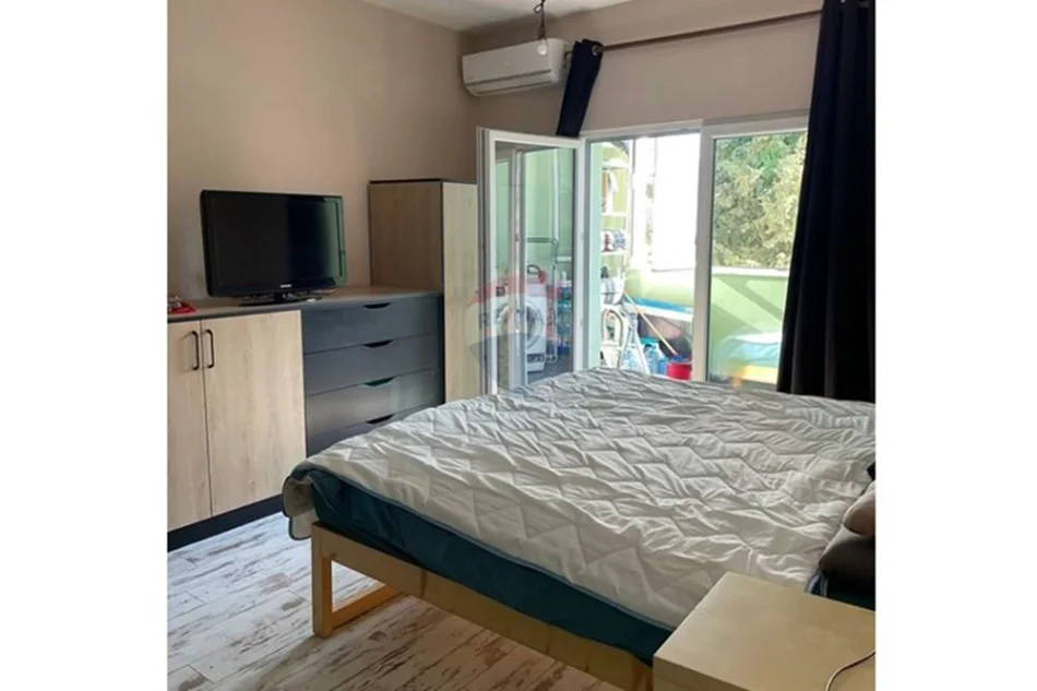 Tirane, jepet me qera apartament , 120 m² 573 € 