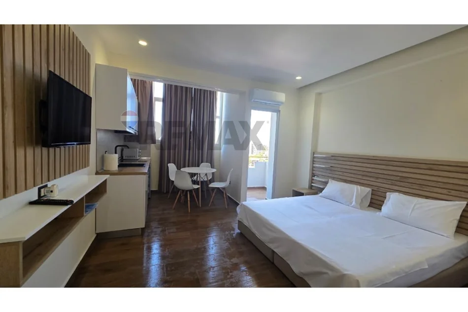 Vlore - Lungomare, jepet me qera garsonier Studio Kati 8, 42 m² 350 € (Rruga Reshat Osmani, Lungomare, Vlore)