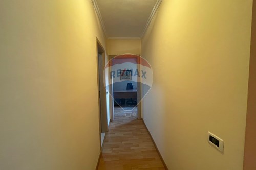 Tirane, jepet me qera apartament 1+1 Kati 0, 75 m² 600 € (Stadiumi Dinamo)