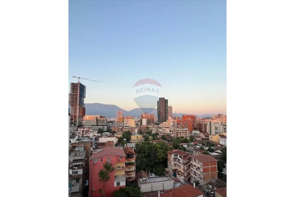 Tirane, jepet me qera apartament 1+1+Ballkon , 73 m² 800 € (Myslym Shyri)