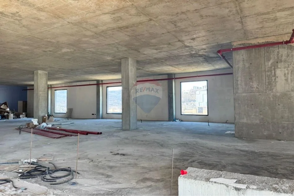 Tirane, jepet me qera ambjent biznesi , 830 m² 16.600 € (TEG, Tiranë)