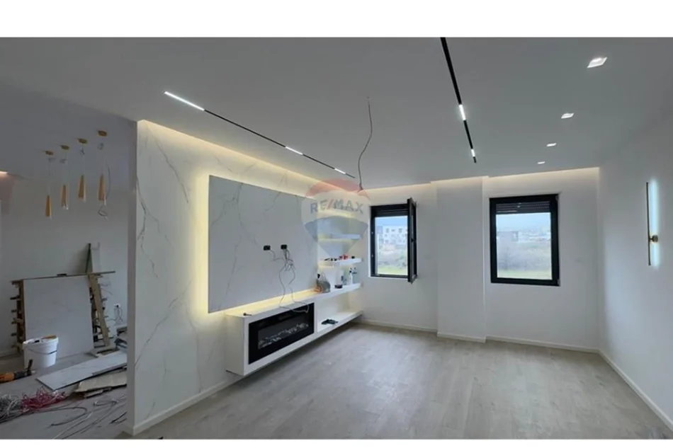 Shqiperi, jepet me qera apartament 2+1+Ballkon Kati 2, 120 m² 1.300 € (Liqeni i thate)