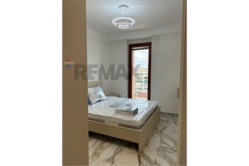 Tirane, jepet me qera 1+1 Kati 7, 70 m² 800 € (Kompleksi Delijorgji)