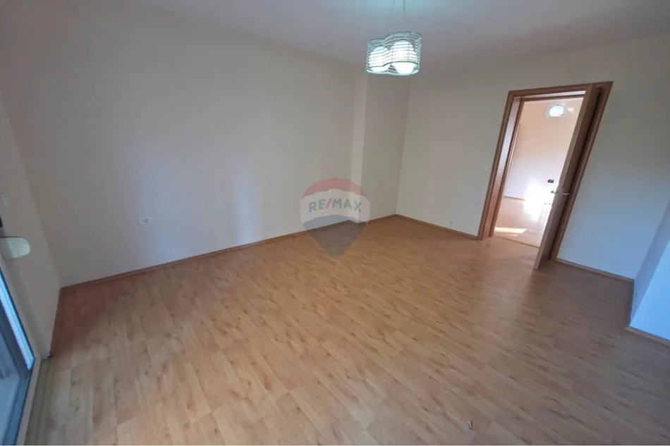 Tirane, jepet me qera apartament 2+1+Ballkon Kati 3, 79 m² 132.000 € (Tregu i Medresese)