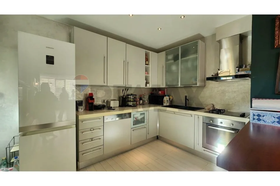 Tirane, jepet me qera apartament , 120 m² 1.200 € 