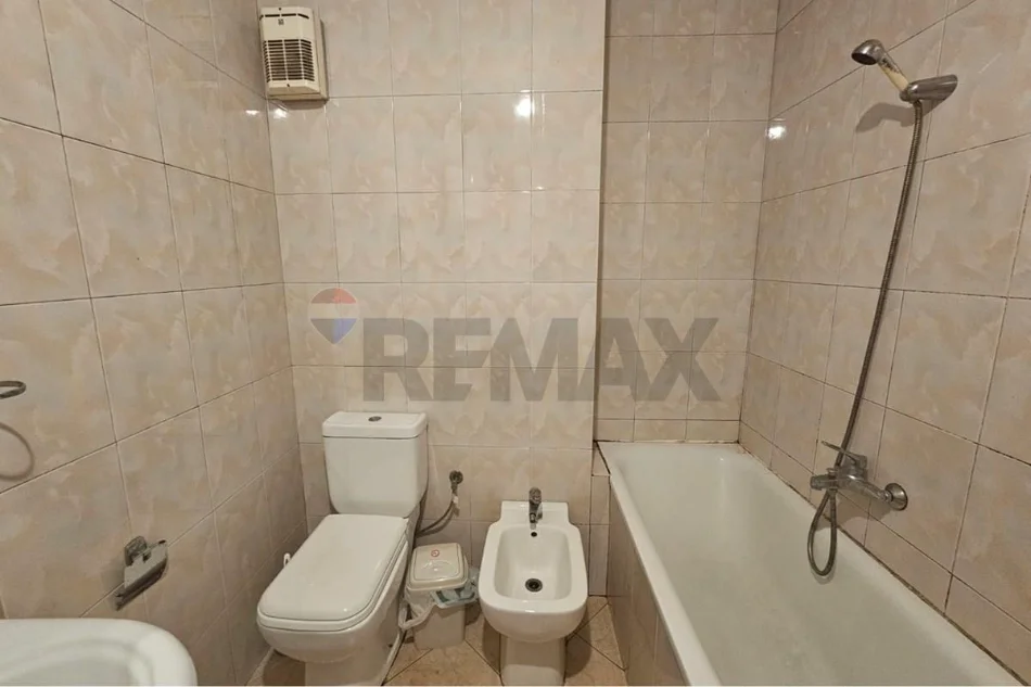 Tirane, jepet me qera apartament 2+1 Kati 2, 550 € (Rruga e Elbasanit)