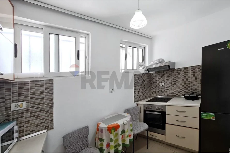 Tirane, jepet me qera shtepi , 114 m² 701 € 