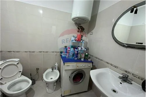 Tirane, jepet me qera apartament 1+1 Kati 8, 78 m² 400 € (Pasticeri Nela - Astir, Shqipëri)