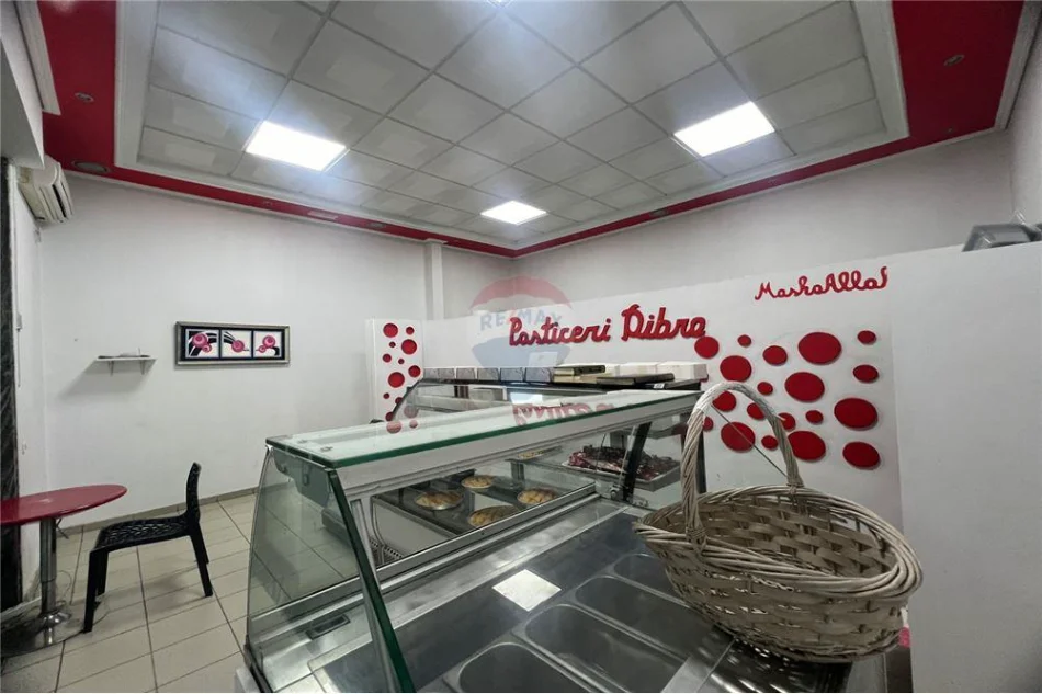 Vlore, shitet lokal Kati 1, 47 m² 80.750 € (sheshi Isa Boletini, Vlore)