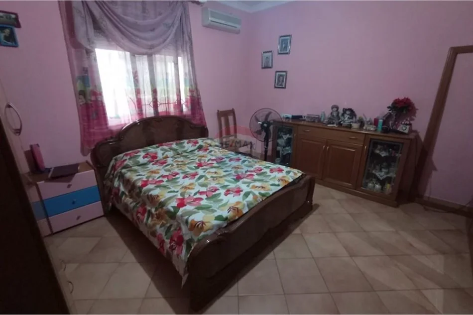 Tirane, shitet shtepi , 205 m² 300.000 € 