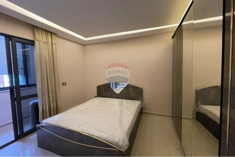 Tirane, jepet me qera apartament 1+1 , 60 m² 550 € (Shkolla e Baletit,)