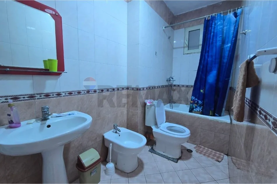 Tirane, jepet me qera apartament 1+1 Kati 3, 67 m² 
