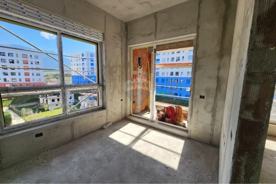 Tirane, shitet apartament 1+1 Kati 4, 48 m² 84.500 € (kompleksi mangalem)