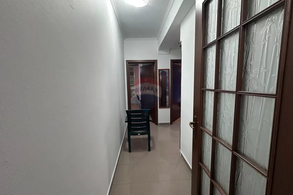 Tirane, jepet me qera apartament 2+1 Kati 7, 110 m² 1.200 € 