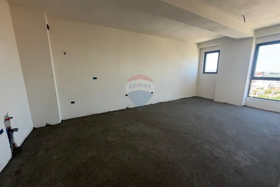 Tirane, shitet apartament 3+1+Ballkon Kati 8, 107 m² 91.000 € (Kamez)