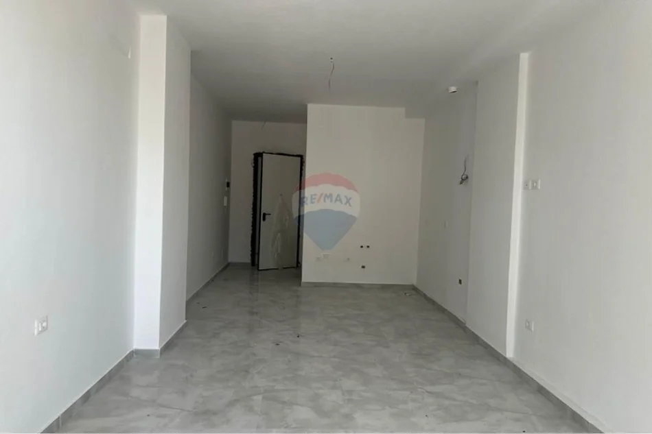 Vlore - Lungomare, shitet garsonier Studio Kati 2, 55 m² 105.000 € (Rruga Dhimitër Konomi, Vlore)