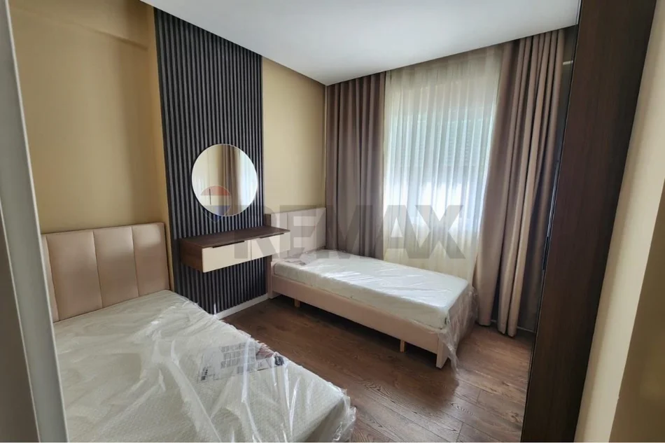 Xhamllik, Apartament 2+1 per Qira - 800 Euro