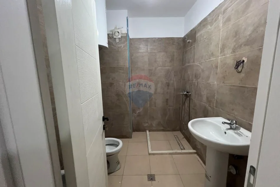 Tirane, shitet apartament , 142 m² 181.233 € 