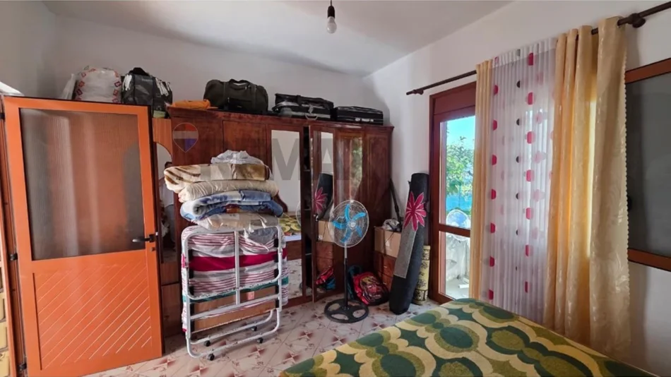 Vlore, shitet shtepi 1+1+Ballkon Kati 1, 326 m² 100.000 € (Haxhi xhyheri - Pran auto lyerje makinash - Rruga Gjergj Kastrioti, Vlorë)