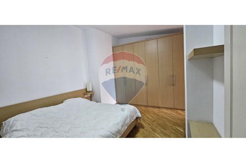 Tirane, jepet me qera apartament 2+1+Aneks+Ballkon Kati 9, 168 m² 800 € (Liqeni i Thate)