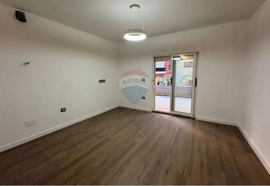 Tirane, shitet apartament 1+1 Kati 2, 77 m² 180.000 € 