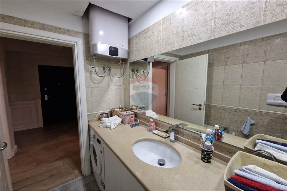 Vlore - Lungomare, shitet apartament 2+1+Ballkon Kati 1, 185 m² 290.000 € (Rruga Stefan Pano, Uji i Ftohte, Vlore)