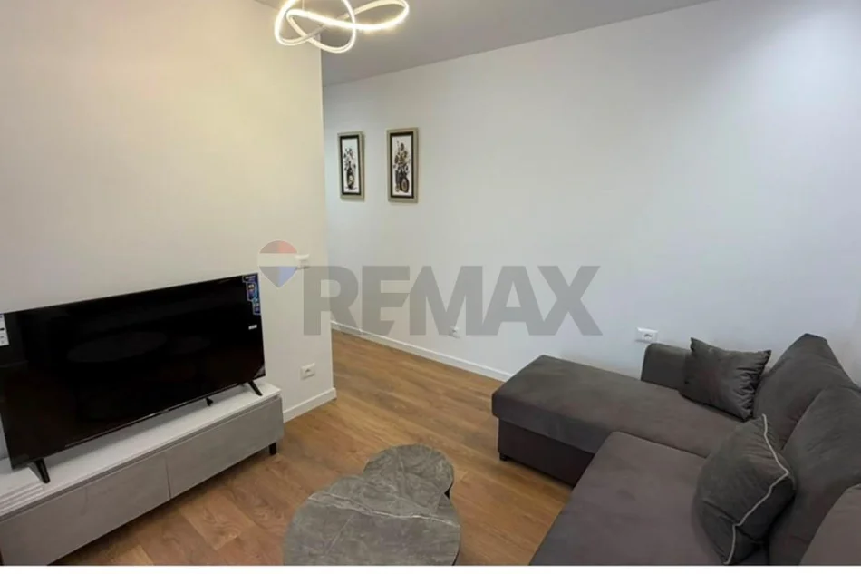 Tirane, jepet me qera apartament , 53 m² 650 € 