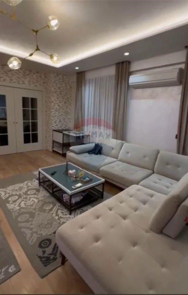 Vlore, shitet apartament duplex 3+1+Ballkon Kati 6, 265 m² 350.000 € (Rruga Enver Jaho, Vlore)