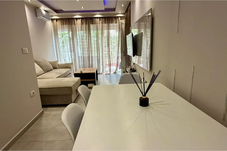 Tirane, jepet me qera apartament 1+1+Ballkon Kati 2, 85 m² 580 € (Kodra e Diellit 2)