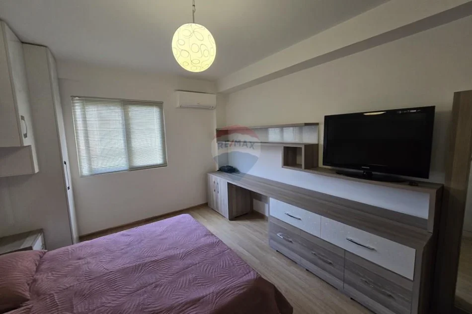 Tirane, jepet me qera apartament 4+1+Aneks+Ballkon Kati 3, 120 m² 1.000 € (Mine Peza)