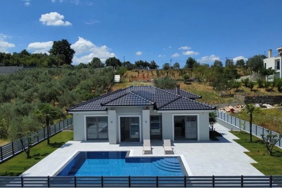 Tirane, shitet Vile 5+1+Ballkon , 800.000 € 