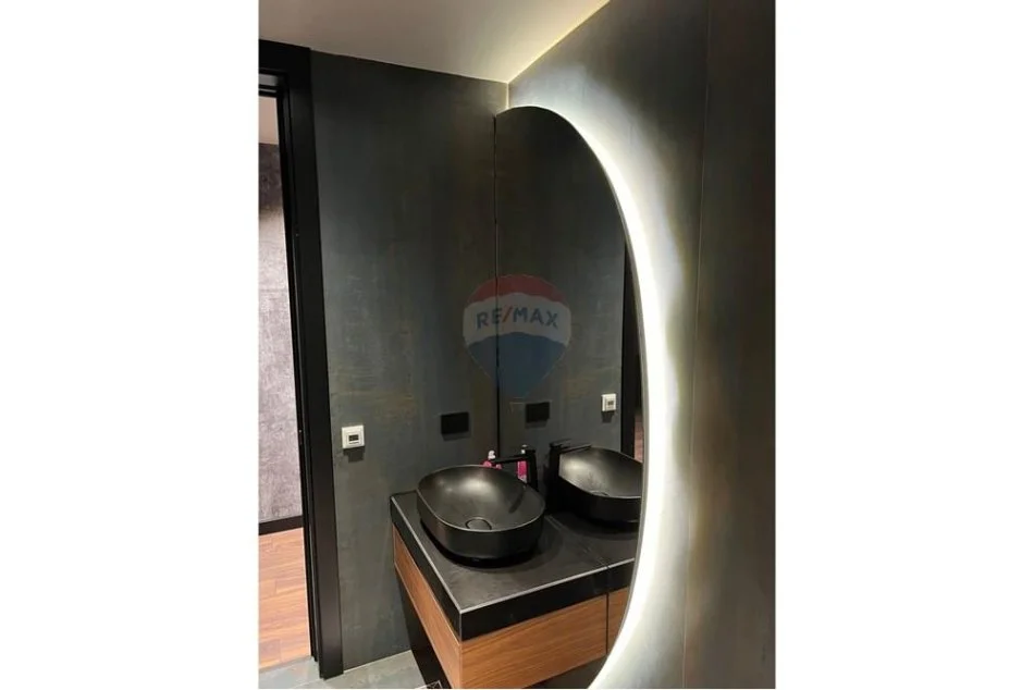 Tirane, jepet me qera apartament 2+1 Kati 4, 125 m² 1.100 € (kristal center)