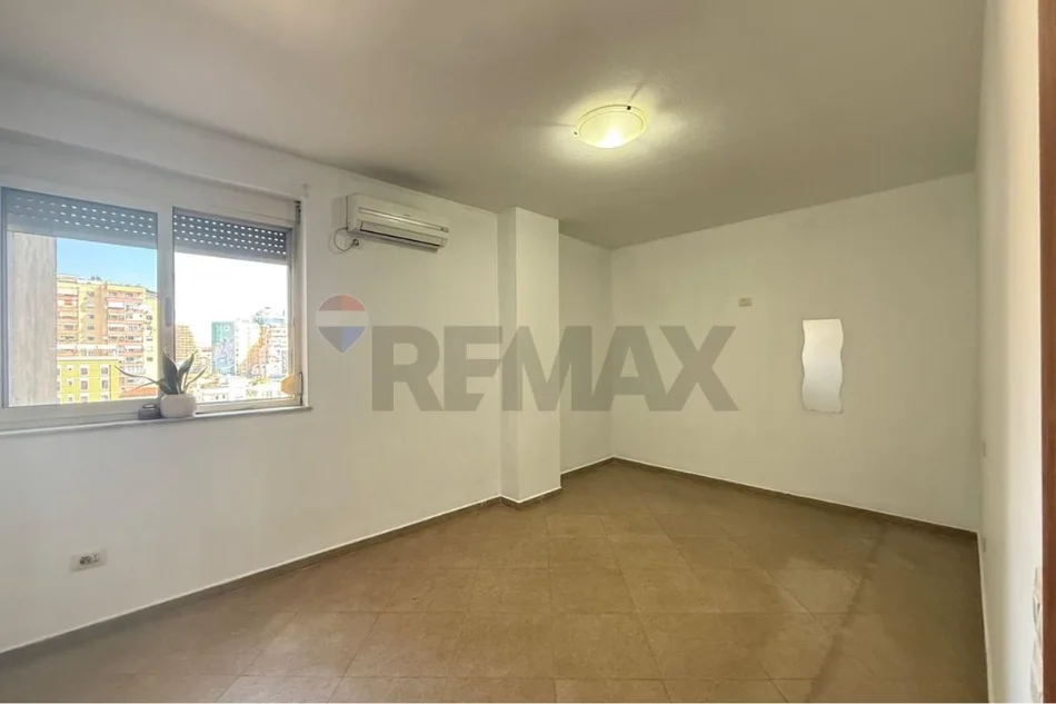 Tirane, jepet me qera apartament , 130 m² 800 € 