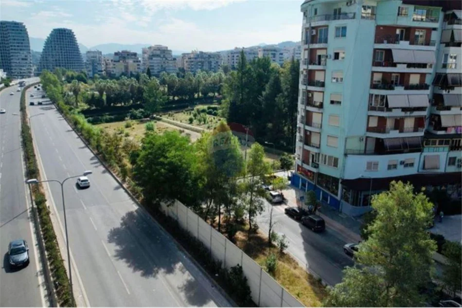 Tirane, jepet me qera , 136 m² 900 € 