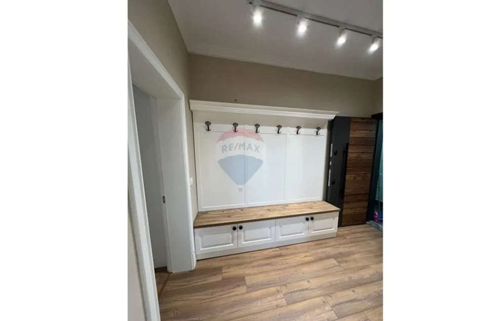 Tirane, jepet me qera apartament 1+1 Kati 5, 70 m² 600 € (Rruga Mihal Grameno ID: 1002-12)