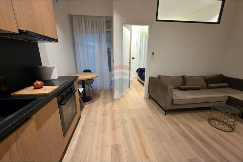 Tirane, shitet apartament 1+1 Kati 1, 49 m² 119.900 € (Liqeni artificial)