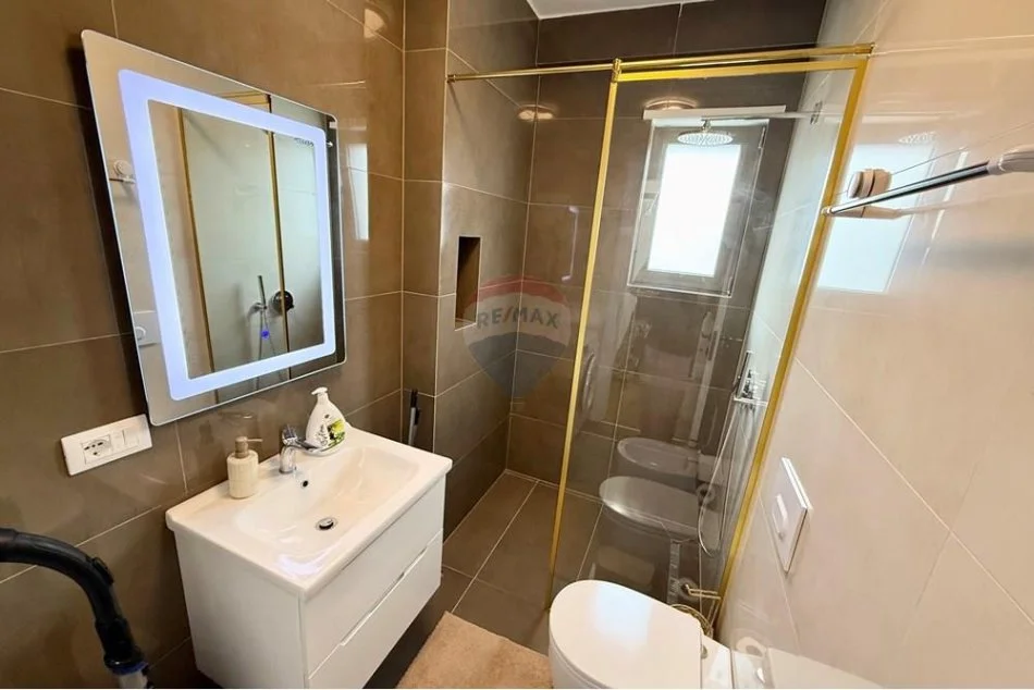 Tirane, jepet me qera apartament 1+1+Ballkon , 100 m² 700 € 