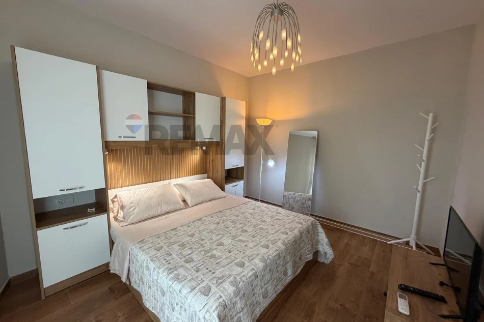 Tirane, jepet me qera apartament 1+1+Ballkon Kati 5, 65 m² 600 € (Dritan Hoxha)